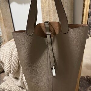 Elegant Taupe Leather Bucket Large Bag